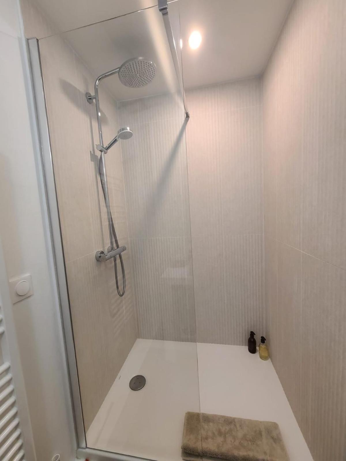 Superbe Appartement Familial En Coeur De Ville - Parking - Petit Dej Sur Demande La Ciotat Bagian luar foto